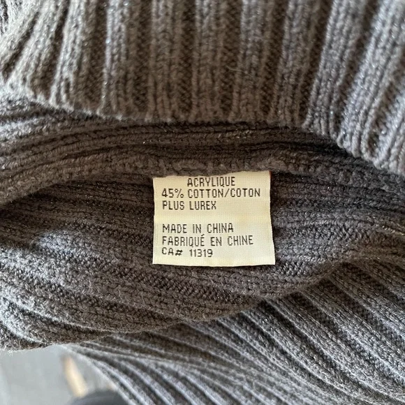 DYNAMITE SWEATER - Picture 3 of 3